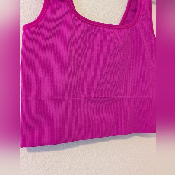 Athleta Vibrant Fuchsia Women's Crop Top - Picture 2 of 4